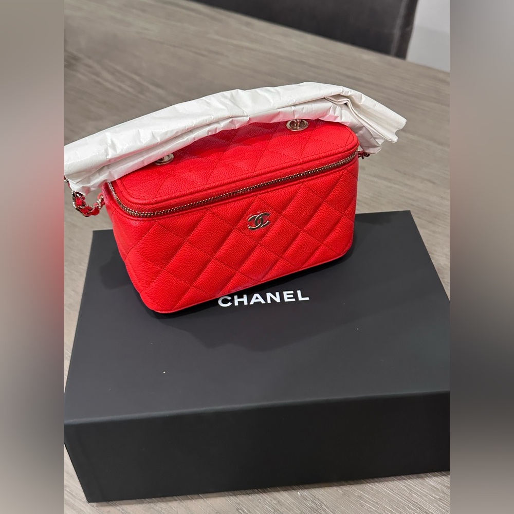 CHANEL Classic Long Vanity with Chain - Picture 3 of 15